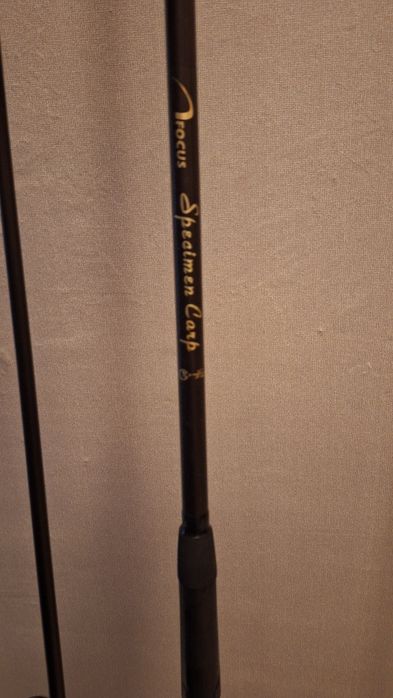 Въдици, макари шаранджийски принадлежности.