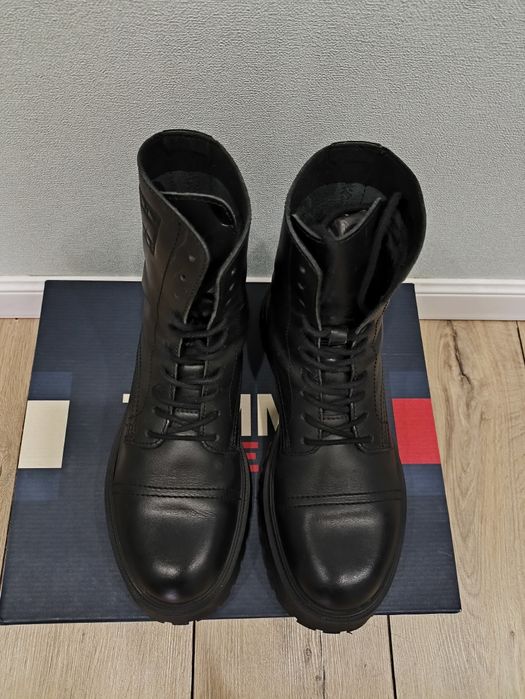 Ботинки Tommy Hilfiger 40 размер