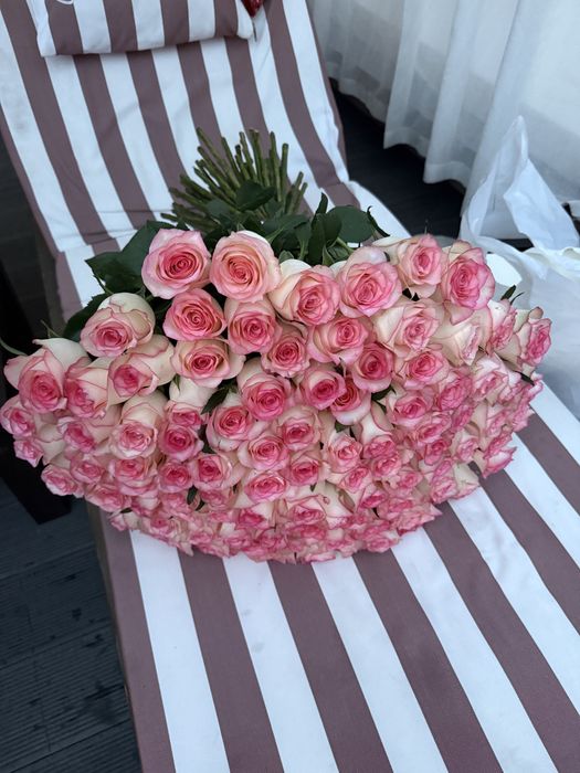 Продам 101 розу новые