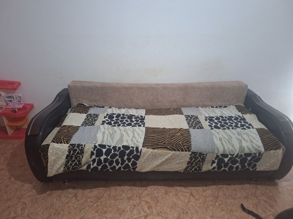 Продам диван срочно