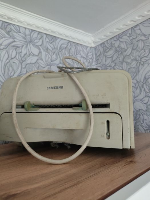 Принтер  черно белый