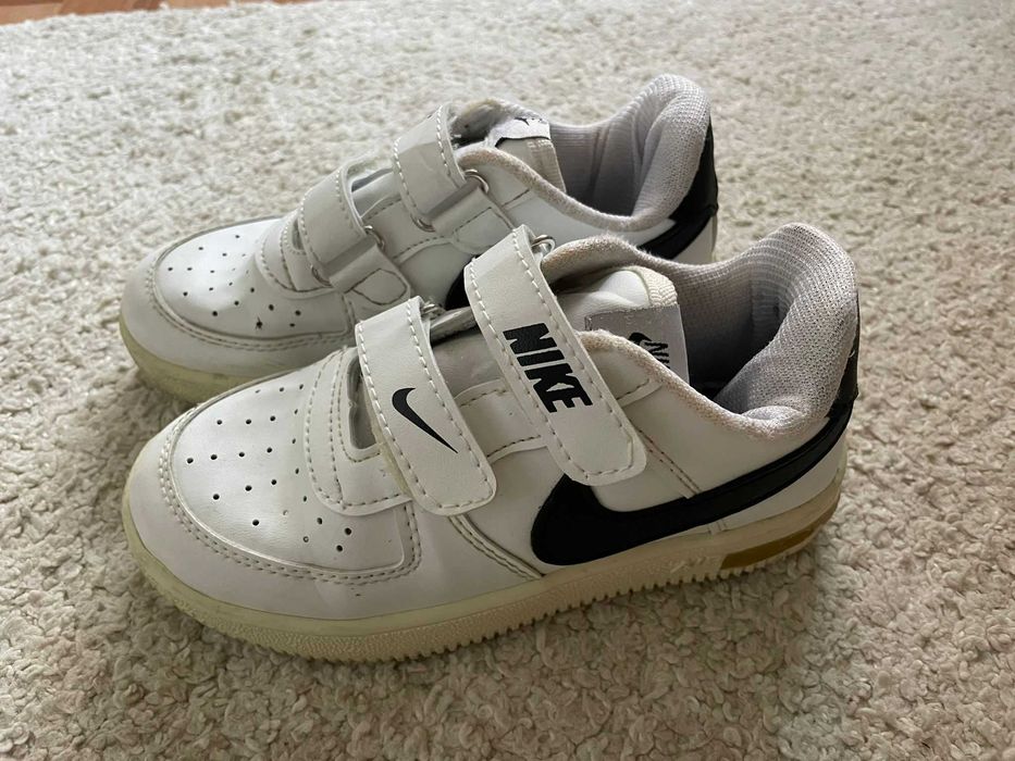 Adidasi Nike copii marimea 29 - 18.5 cm - alb - Impecabili ca si noi