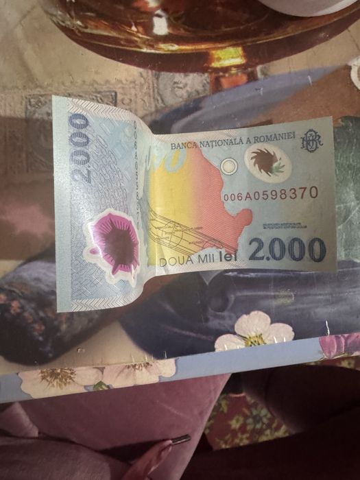 Vand bancnota cu eclipsa