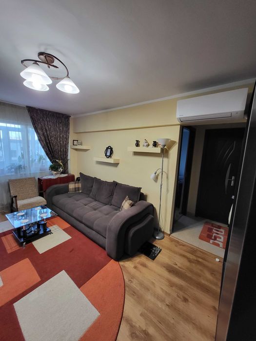 Închiriez apartament 2 camere SD