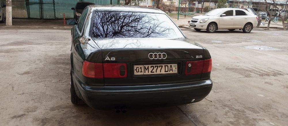 Продаю свою Ауди А 8, год 1994г.