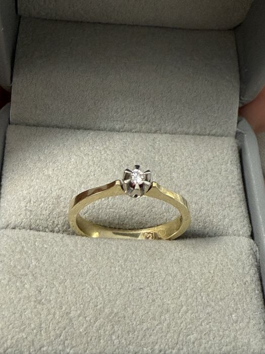 Бриллиантовое кольцо