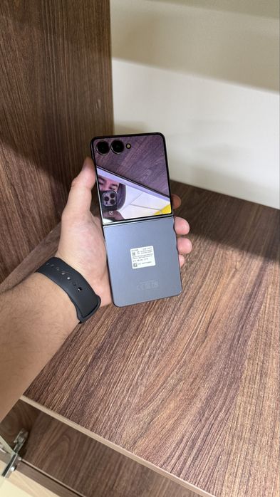 Samsung Z Flip 7 / 256gb