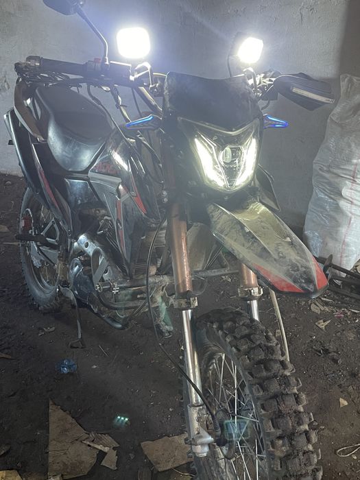 Продам мотоцикл 300 кубовы