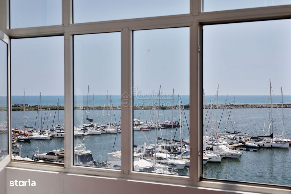 Apartament în Mangalia, Vedere panoramică către Portul Turistic
