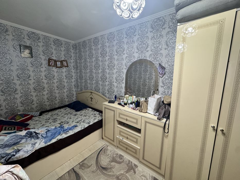 Продается спальный гарнитур