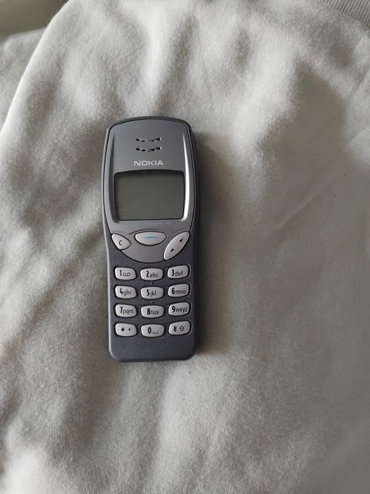 Nokia 3210 impecabil