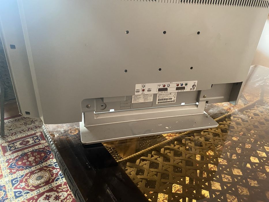 Телевизоры две штуки рабочие