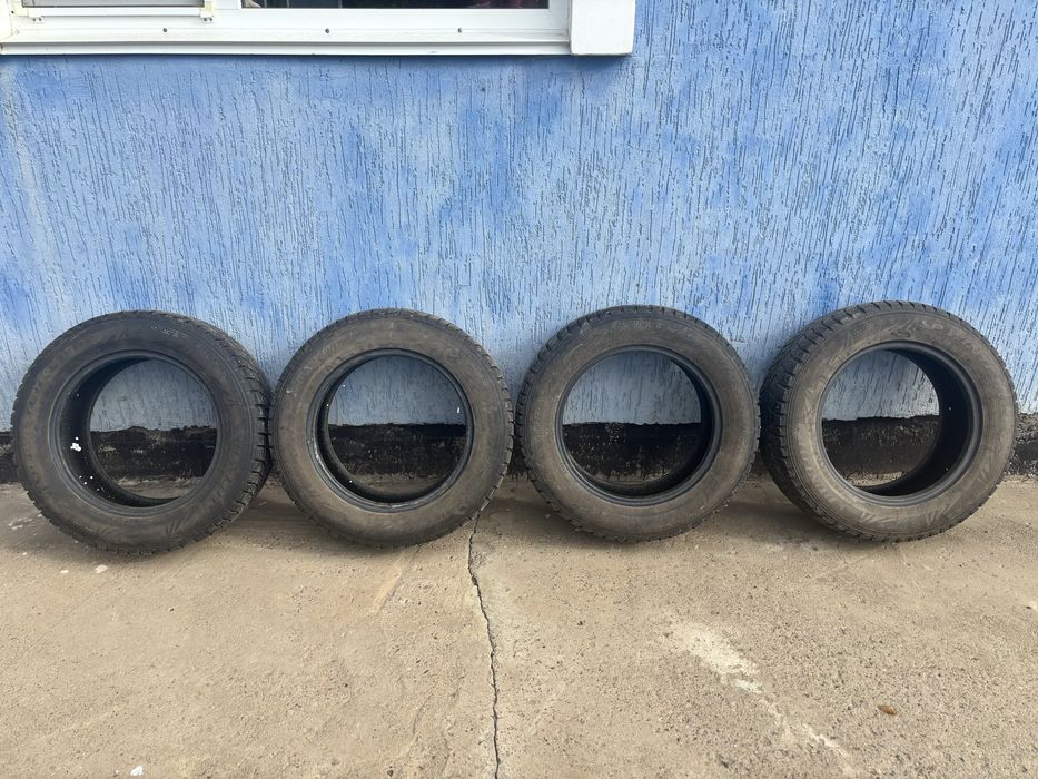 Продам зимнию резину размер R16