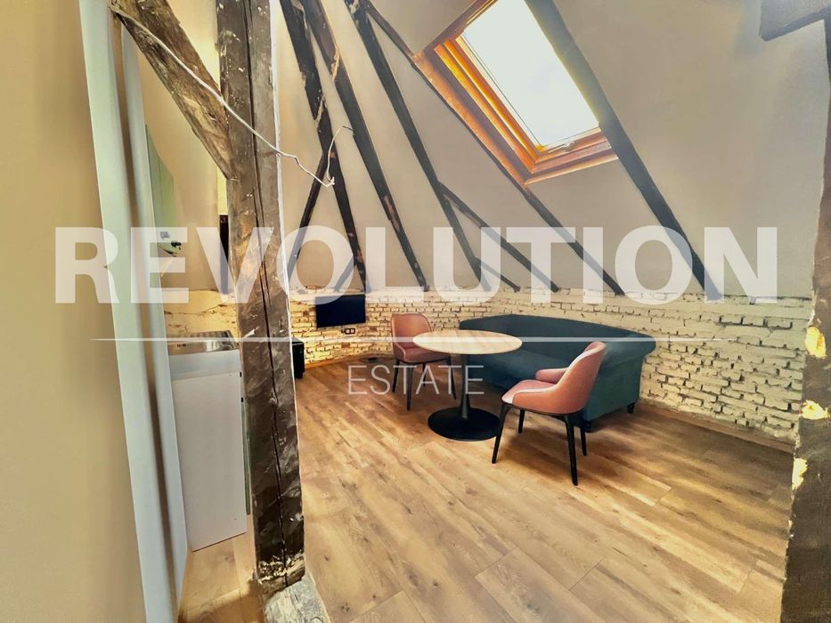 Дава се под наем Двустаен апартамент в Варна, Център - 50 кв.м за 700 € - Снимка #1