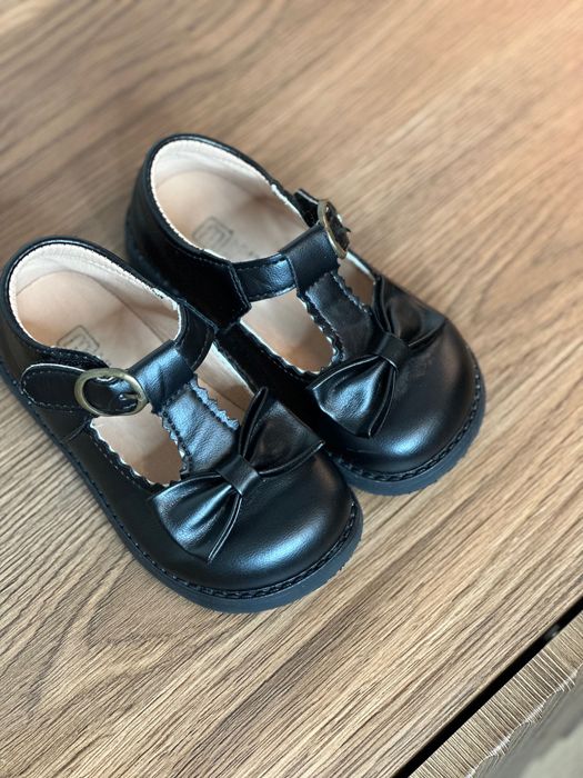 Срочно! Туфли для девочки 23 размер