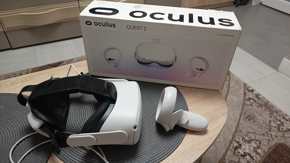 Vând oculus quest 2 ,de 256GB