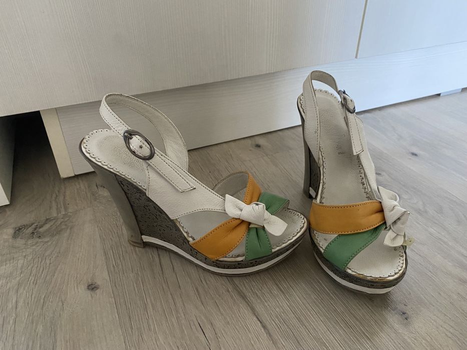 Продам босоножки сандалии