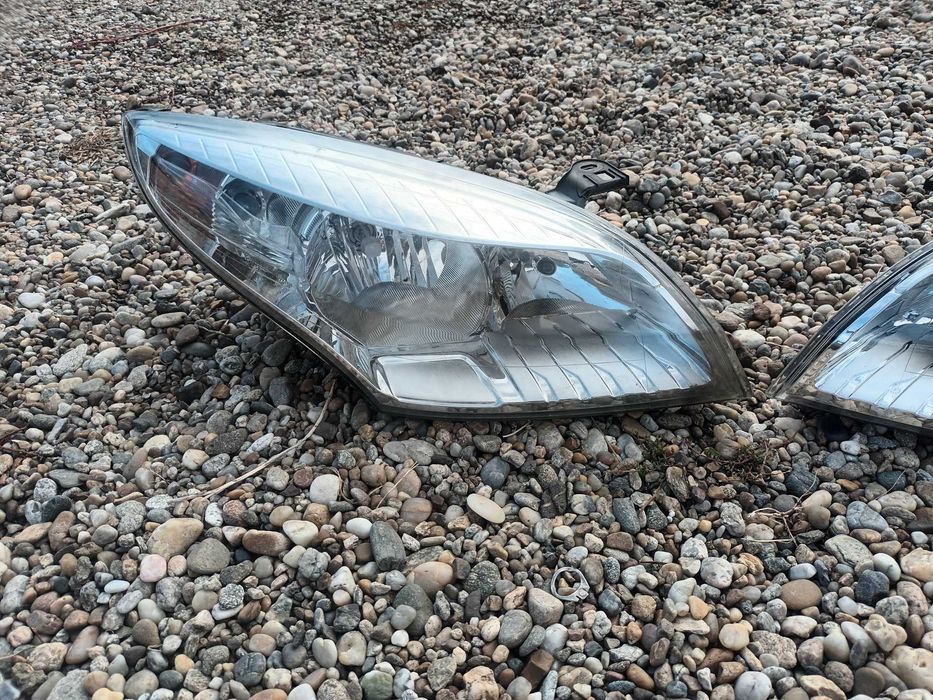 ляв и десен бял фар за рено меган 3 08-13 RENAULT MEGANE III