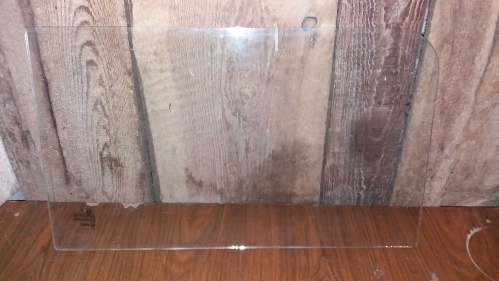 Продам боковые стёкла