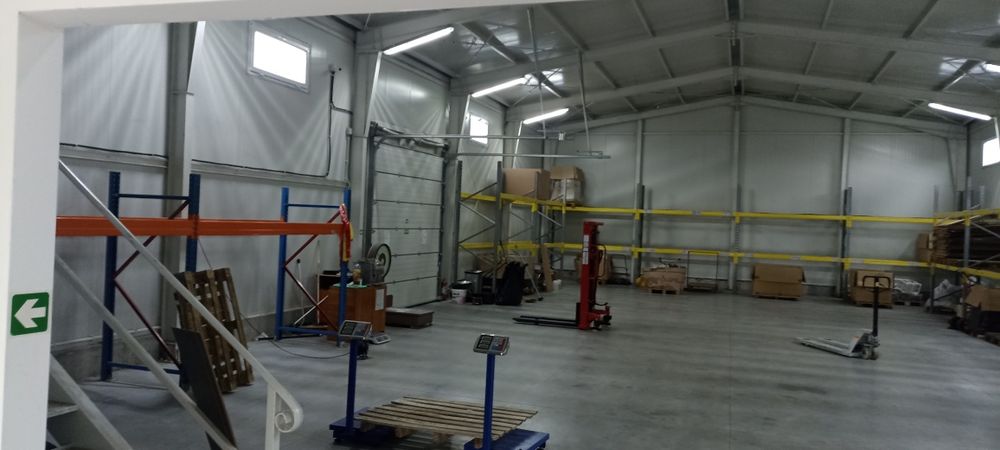 Vând depozit hală spațiu comercial