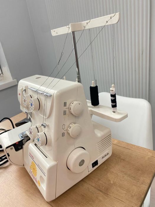 Оверлок Janome 7034D