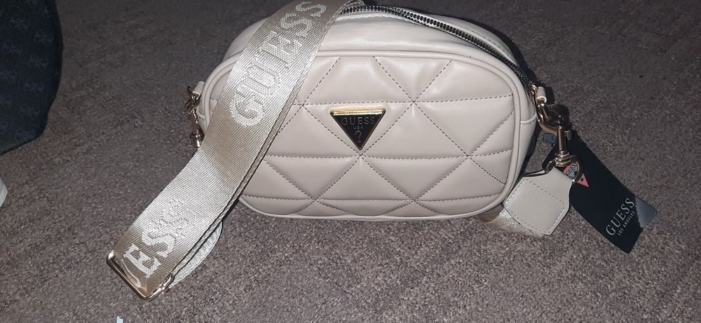 Geanta guess,cu bretele