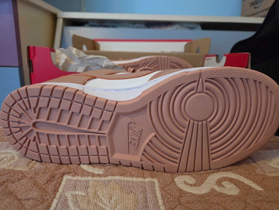 Обувки "NIKE Dunk Low"