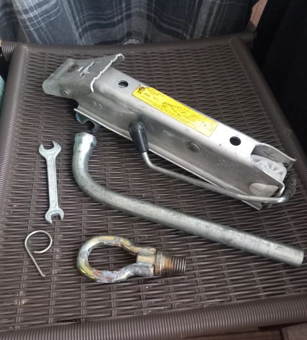 Vand cric original , tot ce e in poza 100 lei fix