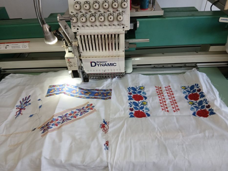 Masina de brodat semi insdustriala