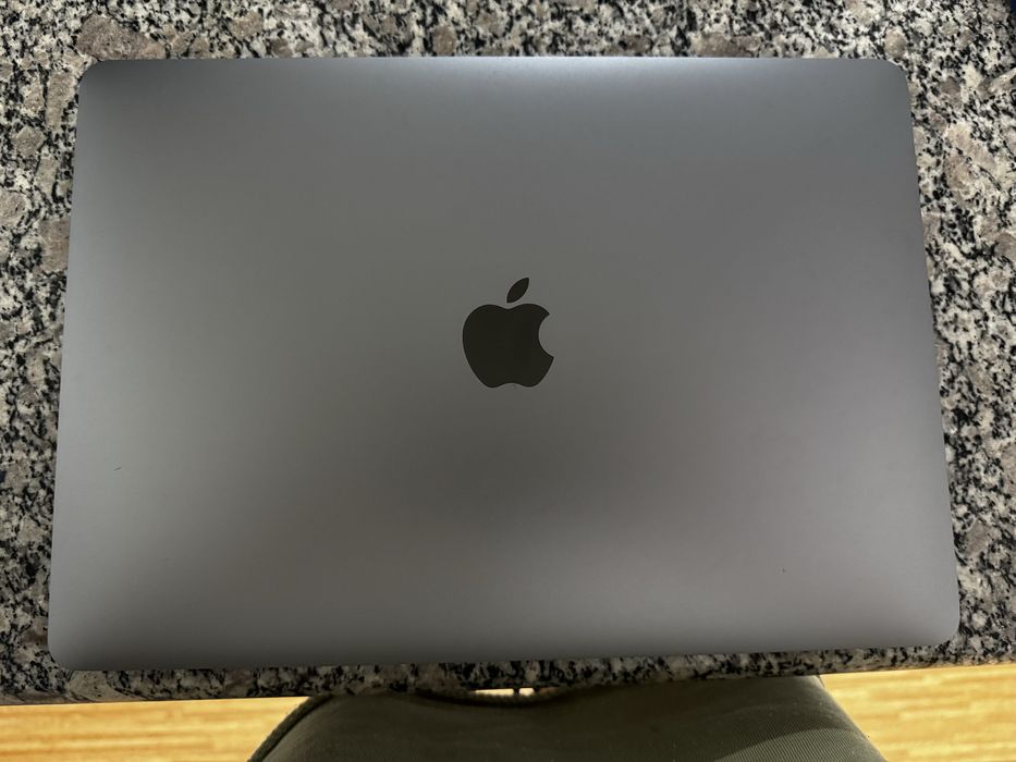 MacBook Air M1 (2020)
