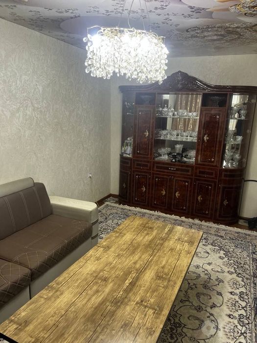 Срочна ховли сотилади