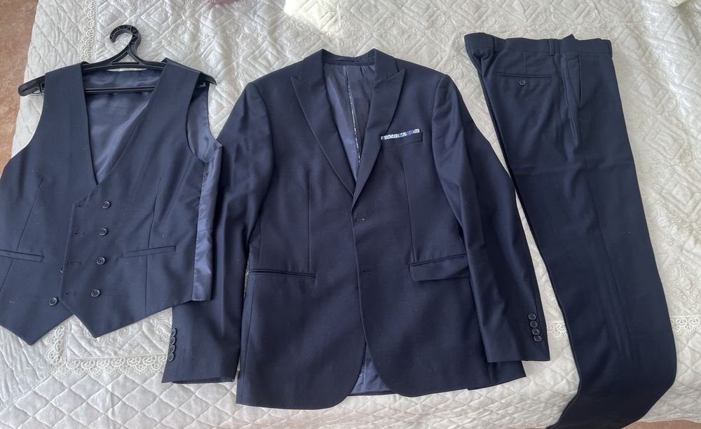 Мужской костюм тройка