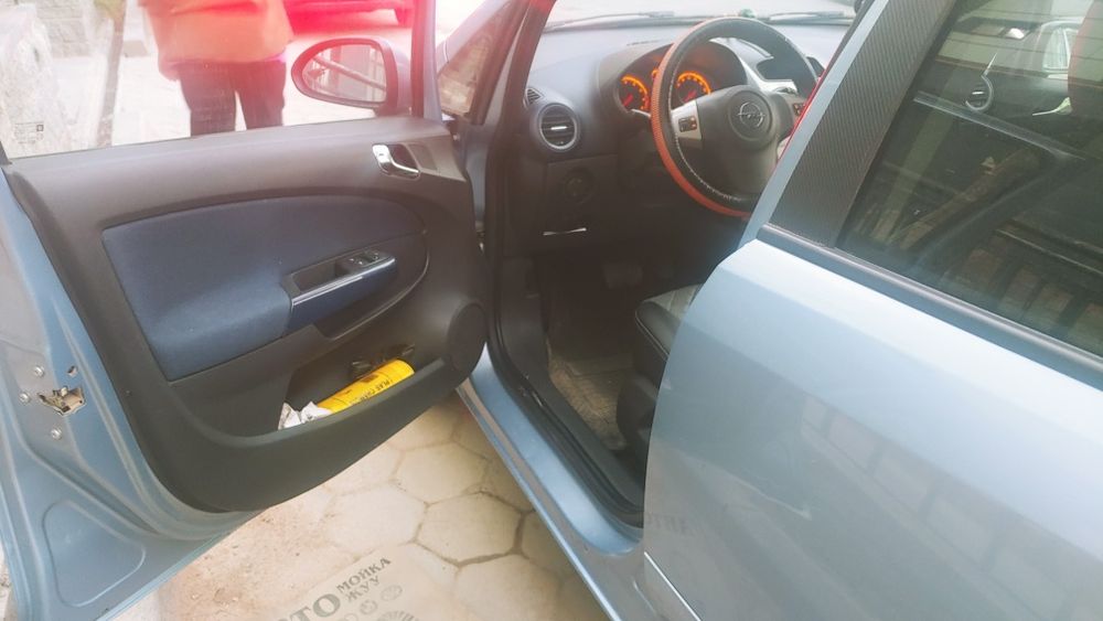 Опель Корса Д. хэтчбек