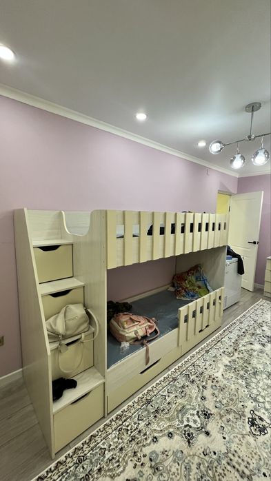 кровать двухъярусная