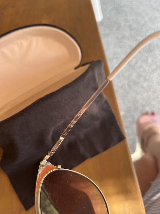 Дамски слънчеви очила Guess