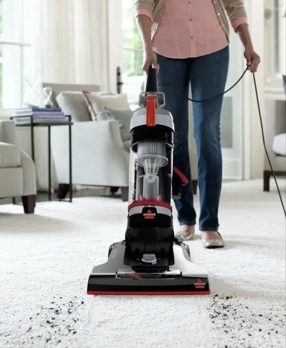 Пылесос Bissell 2110Е.