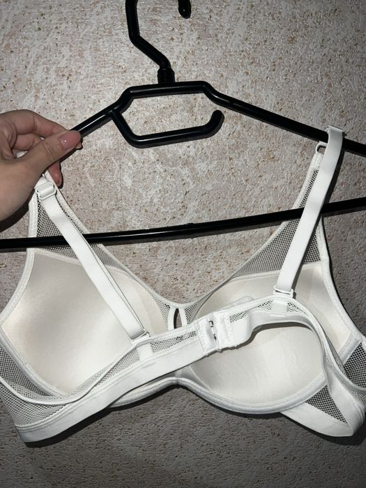 Новый белый бюстгальтер, размер 85