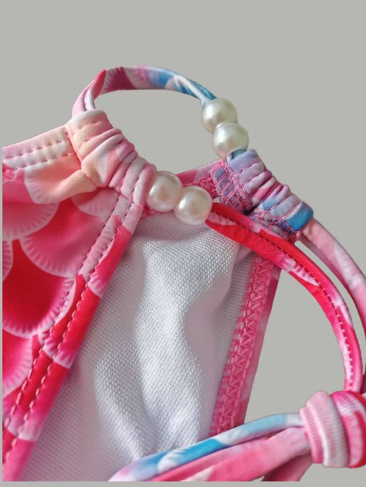 Красив бански от две части