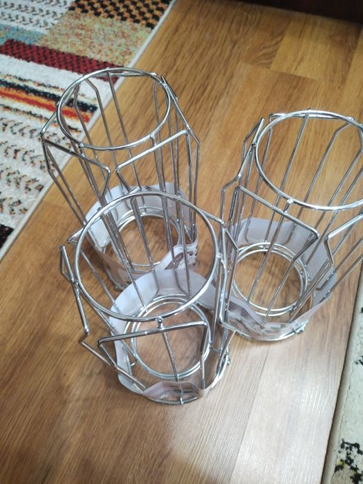 Поставка за капсули Dolce Gusto