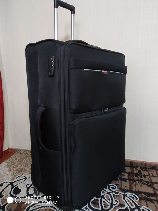 Чемодан огромный