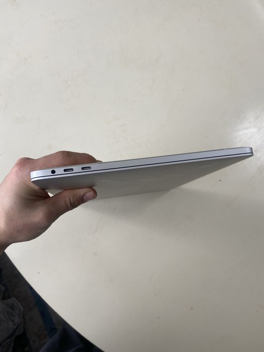 Продается MacBook Pro 13” (2020)