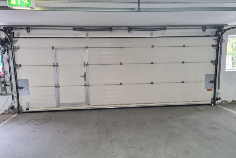 USA SECTIONALA INDUSTRIALA poarta hala garaj H 220 x L 600 Garantie