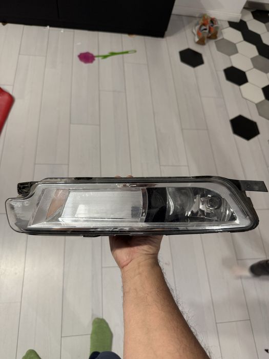 Proiector Stanga Passat B8