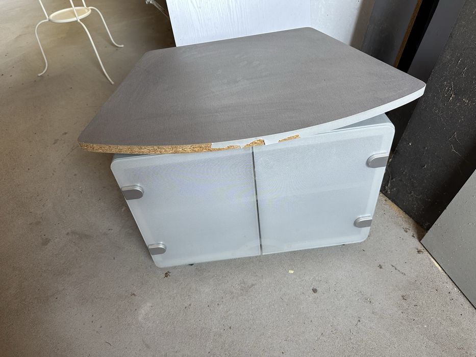 Шкаф за телезизор