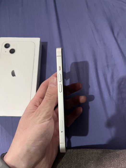 Продаю айфон 13 на 128 гб