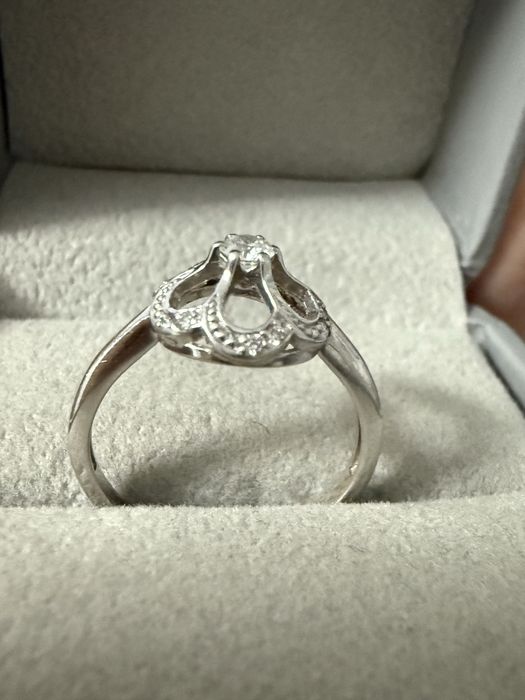 Бриллиантовое кольцо