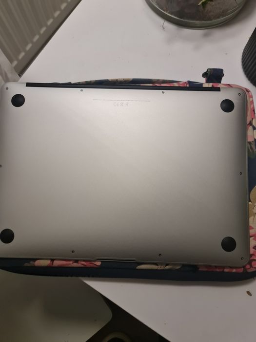 MacBook Air 13” (2017) IMPECABIL – 128 GB