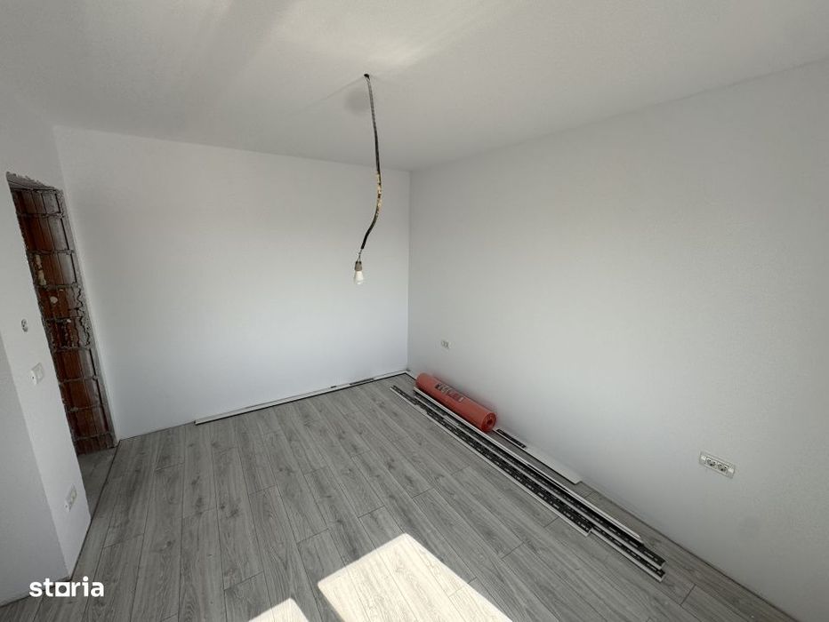 Duplex Despartit, Suprafata Generoasa , Toate Utilitatile