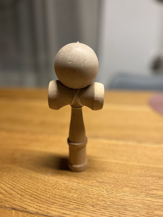 Kendama din lemn - nefinisat