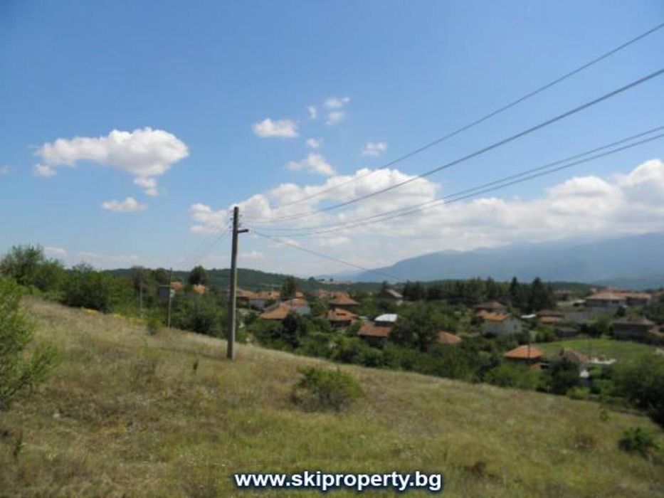 Имот с гледки към планината в Гуцал!